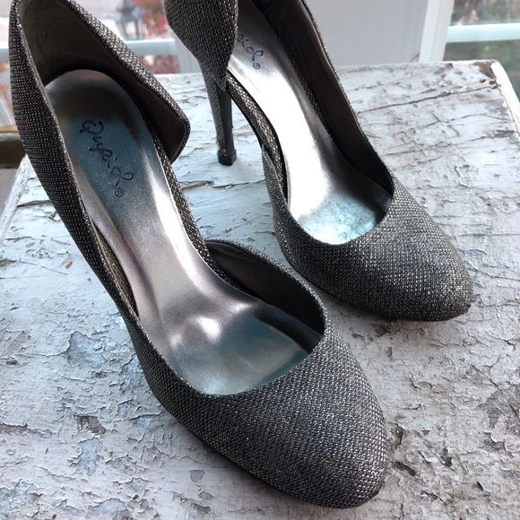 Qupid Shoes - Quipid Heels Size 8 Sparkly Silver